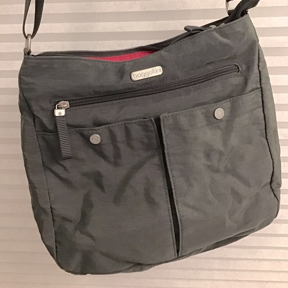 Baggallini multi pocket adjustable crossbody. - Picture 1 of 7